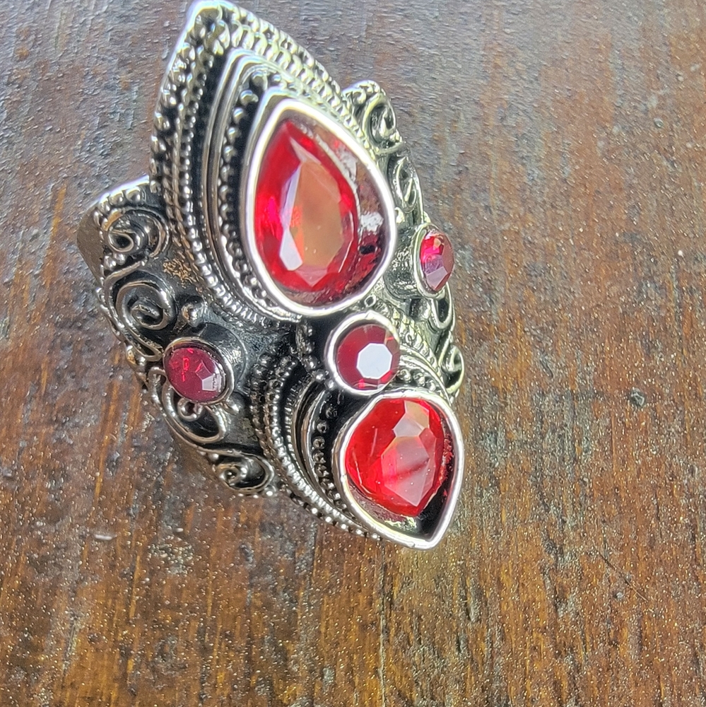 Red Rhinestone Metal Ring. SIZE 6 .NWT*